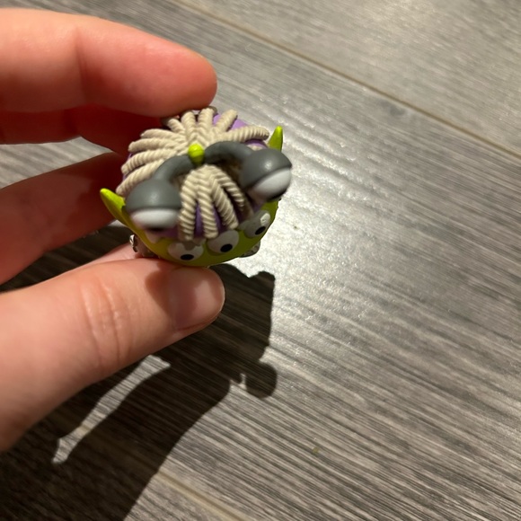 Little green alien as boo vinyl figure - Picture 6 of 6